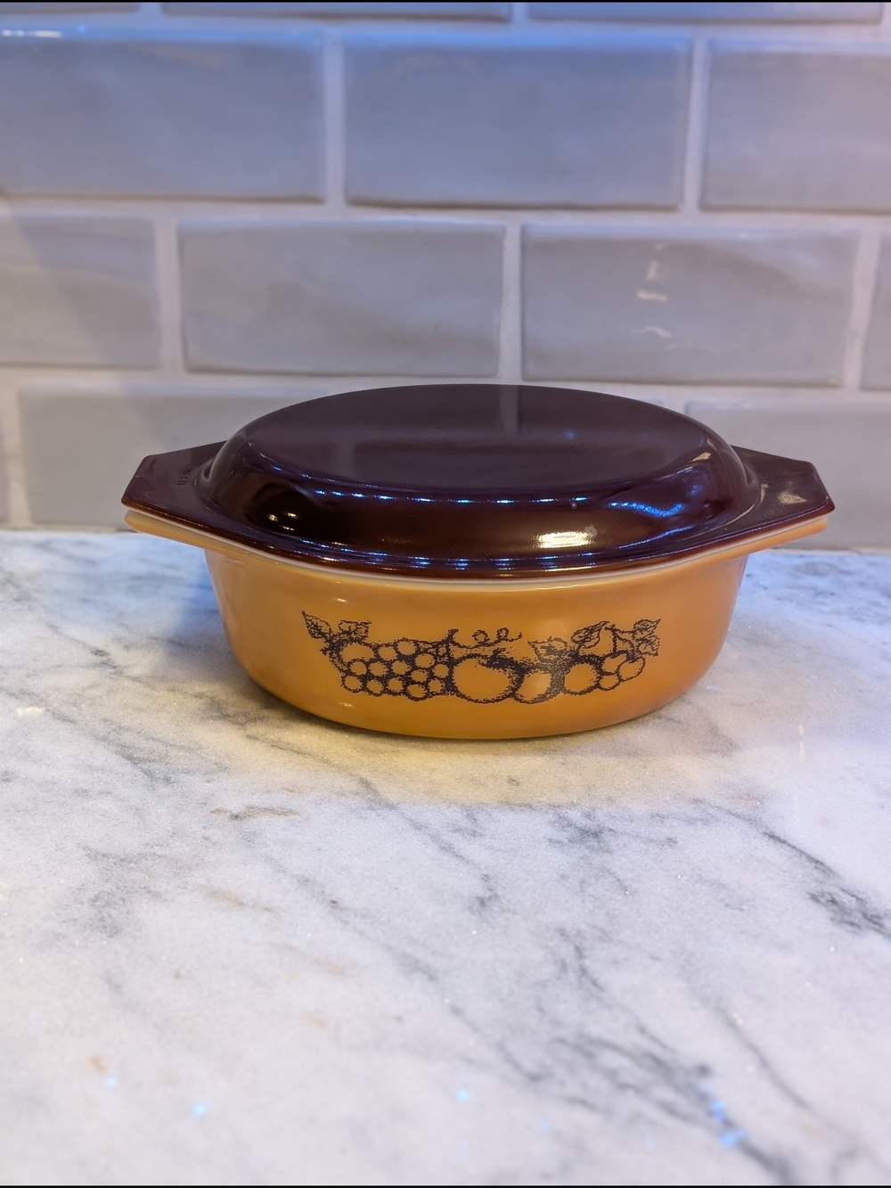 PYREX Old Orchard 1½ QT oval casserole dish with a brown lid